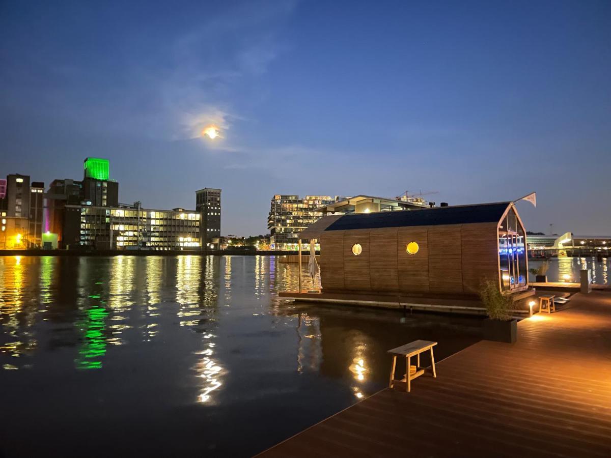 מלון Wikkelboat Nr2 At Floating Rotterdam Rijnhaven מראה חיצוני תמונה
